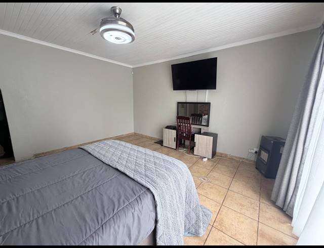4 BEDROOM FREESTANDING FOR SALE IN SUNAIR PARK